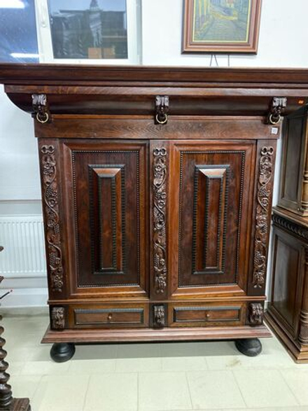 Винтаж: Старинный шкаф