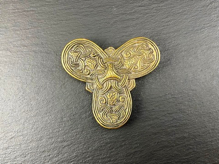 Фибула. Скандинавия 9-10 в. (трилистник)