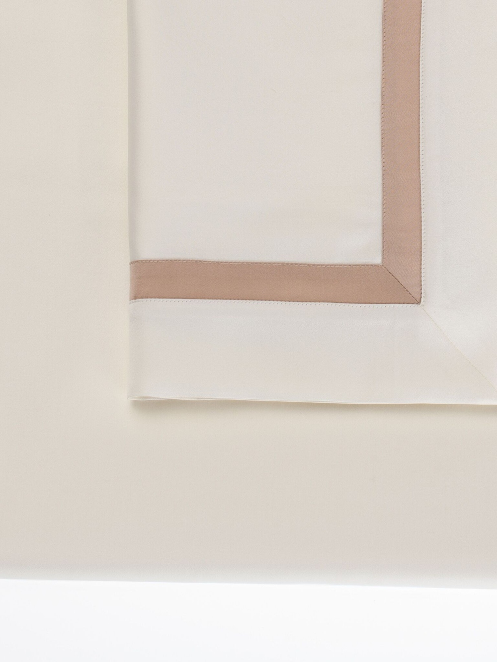 Постельное белье 2 спальное евро Сlaire Batiste Atelier Marna слоновая кость