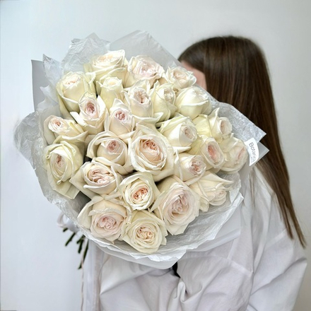 25 ароматных пионовидных роз «Вайт Охара». Букет 1117