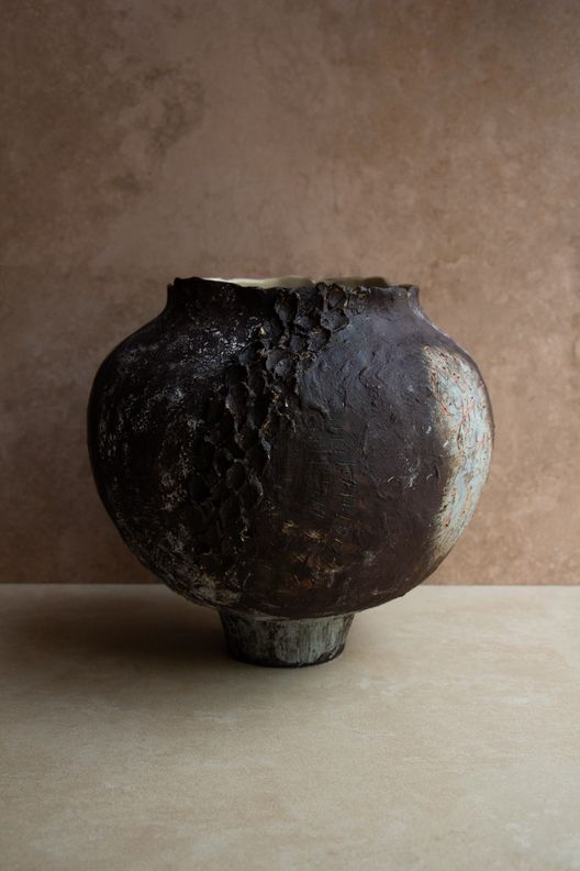 Ваза Чарита, темная / Кирия Керамика / Kyria ceramics