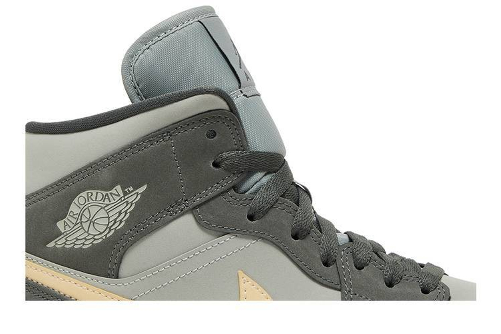 Кроссовки Jordan Air Jordan 1 Mid (Женская размерная сетка)