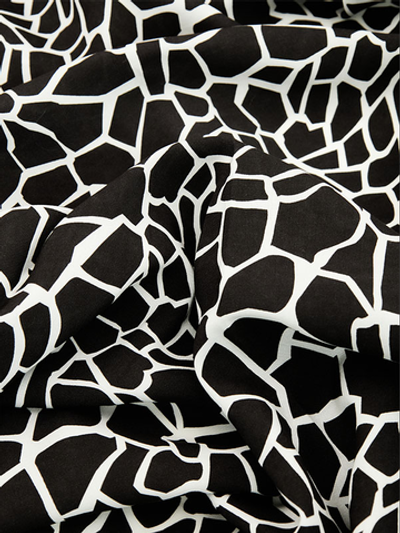 Ткань штапель принт Графика белая на черном, 105 гр/м, ш. 142 см