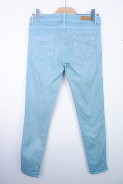 Джинсы Zara для городских прогулок, маркировка 38, визуально на 44 размер