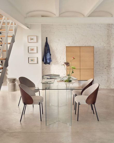 Стул Eamy светло-коричневый из шпона ясеня с отделкой венге La Forma Испания