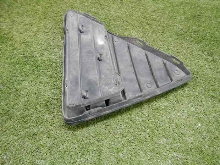 Решетка переднего бампера левая Ford Focus 3 (2011-2015)