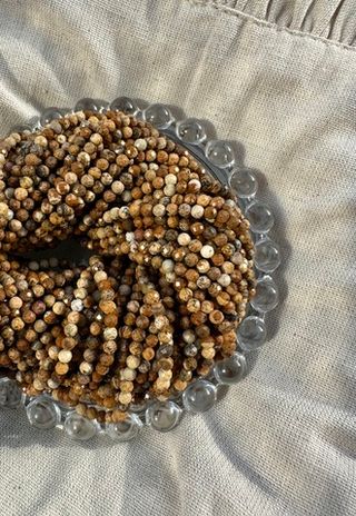 Нить бусин из яшмы 3мм, огранка