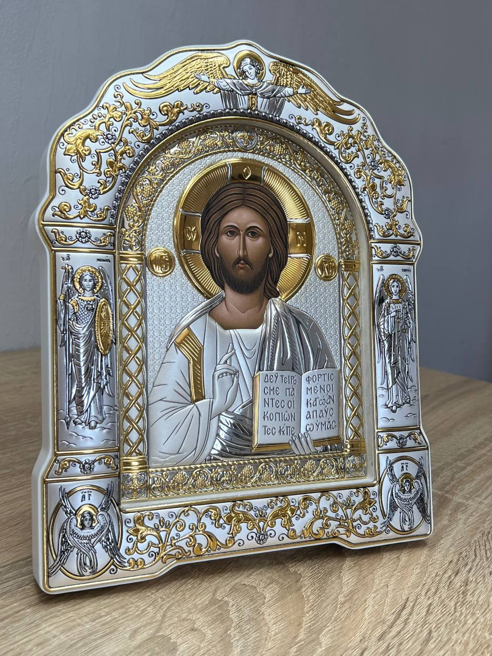 Спаситель, икона арочная с рамкой под стеклом, белое дерево 266х335