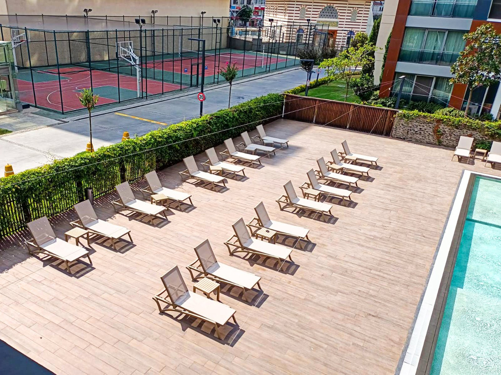 Столик пластиковый для лежака Siesta Contract Ocean Side Table, бежевый