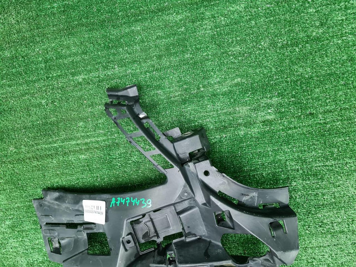 Кронштейн бампера передний Mercedes S W222 (17-20)