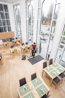 Профессиональный пылесос влажной и сухой уборки Karcher NT 22/1 Ap L, серый