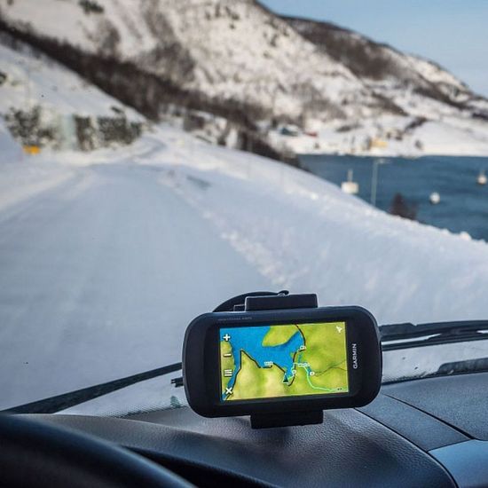 Garmin Montana 6xx, GPSMAP 276CX автомобильное крепление на стекло с динамиком (010-11654-00)