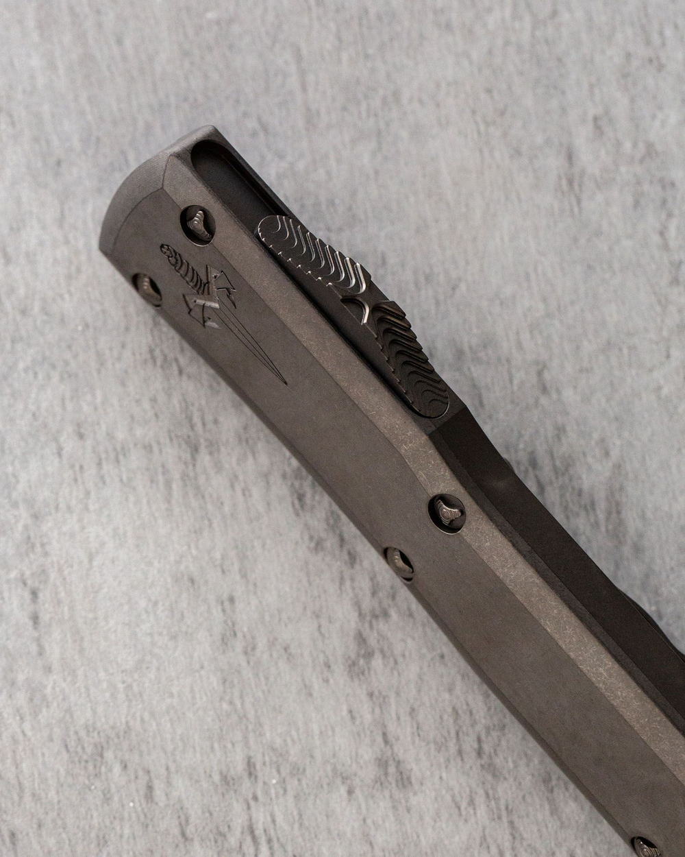Автоматический складной нож Vespa Marfione Custom Knives Ultratech Tanto DLC Blackwash Handle M390 123-1DLCBKS (черный-черный)