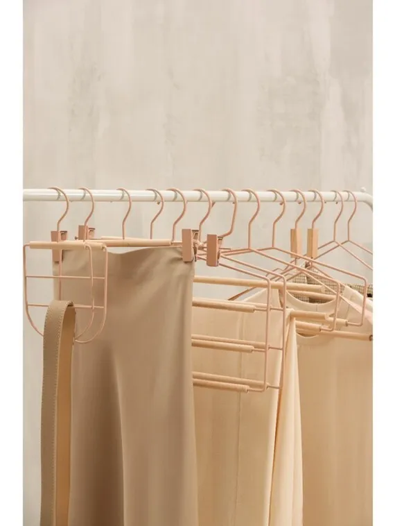 Вешалка для одежды с усиленными плечиками SAVANNA Wood, 42×22×3,2 см, цвет розовый