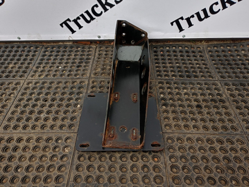 Кронштейн воздушного фильтра 2018 г.