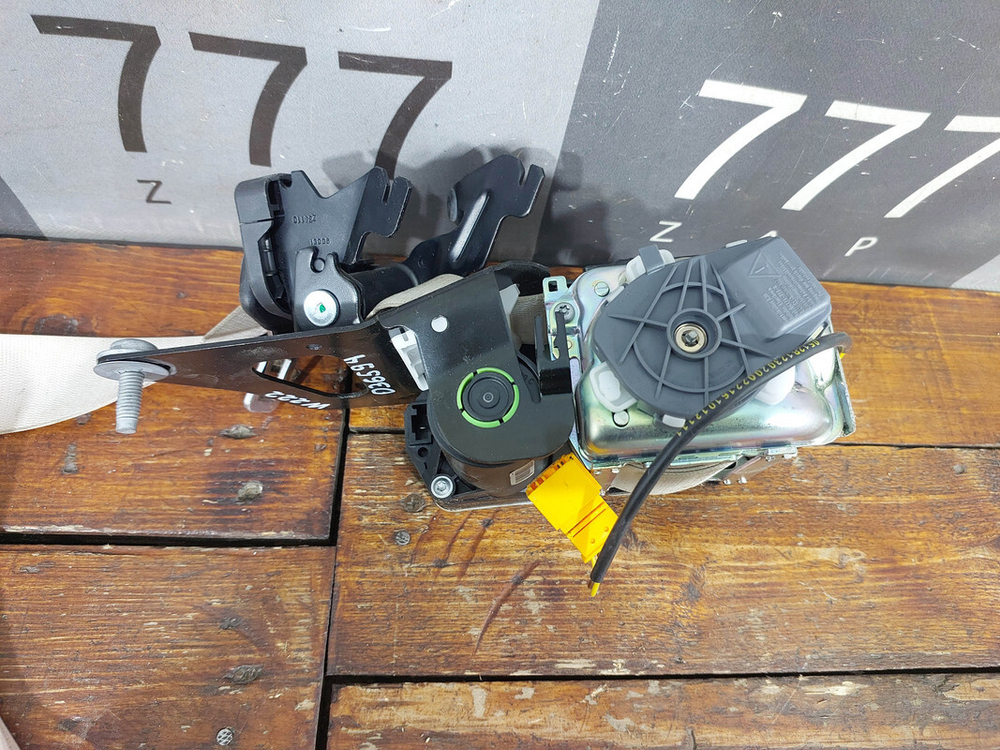 Ремень безопасности передний правый E Coupe C238 17-нв Б/У Оригинал A2388602900