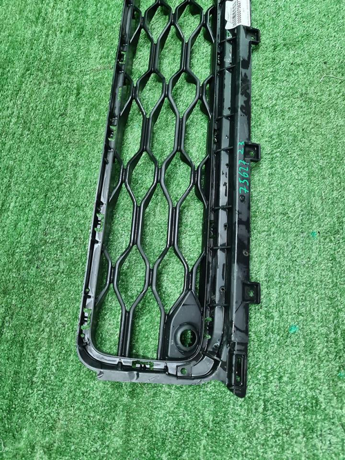 Решетка перед. бампера Mini Countryman F60 (16-20)