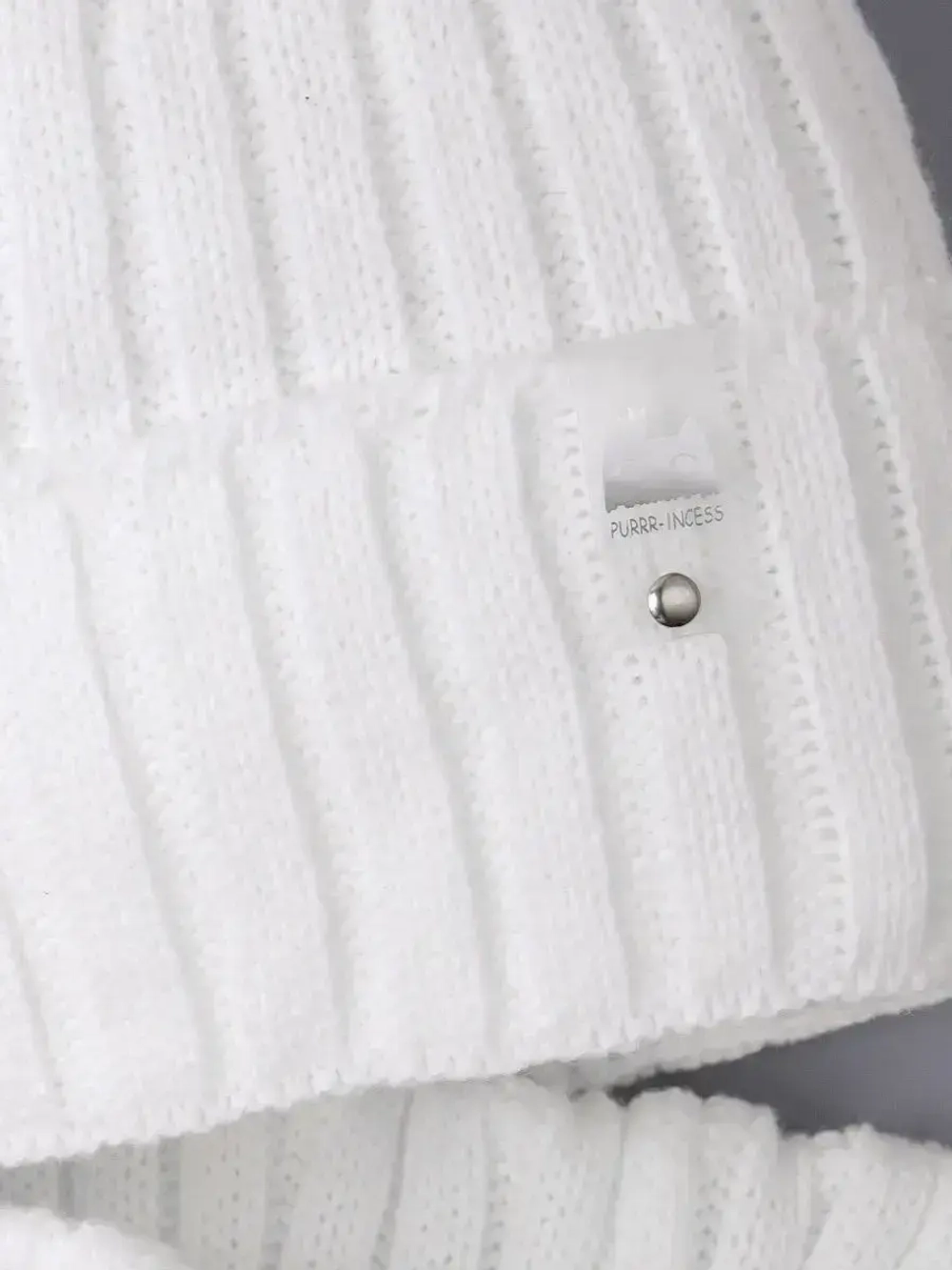 Шапка для девочки осенняя c ушками и снуд