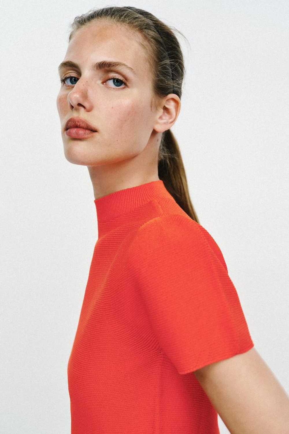 ZARA ТРИКОТАЖНЫЙ ТОП С ОБЪЕМНЫМИ РУКАВАМИ, КОРАЛЛОВО-КРАСНЫЙ