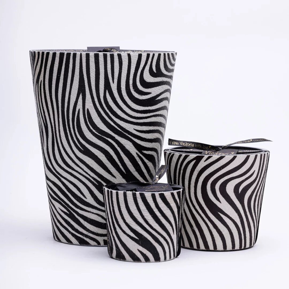 nan Свеча ароматическая Hairy zebra black Victoria with Love Мультиколор