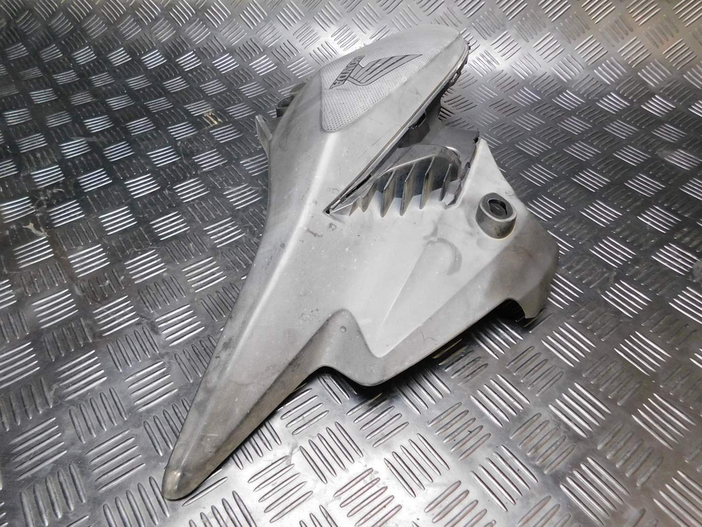 Пластик боковой правый Honda NC700XA LD RC63 ыеп