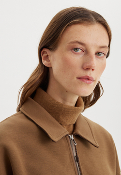 Свитшот на молнии с воротником из вельвета