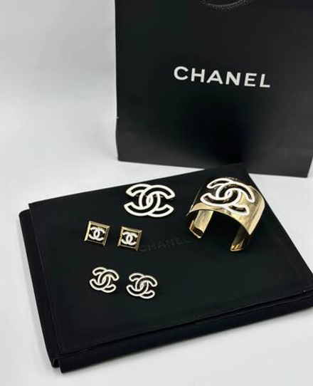 Серьги CHANEL
