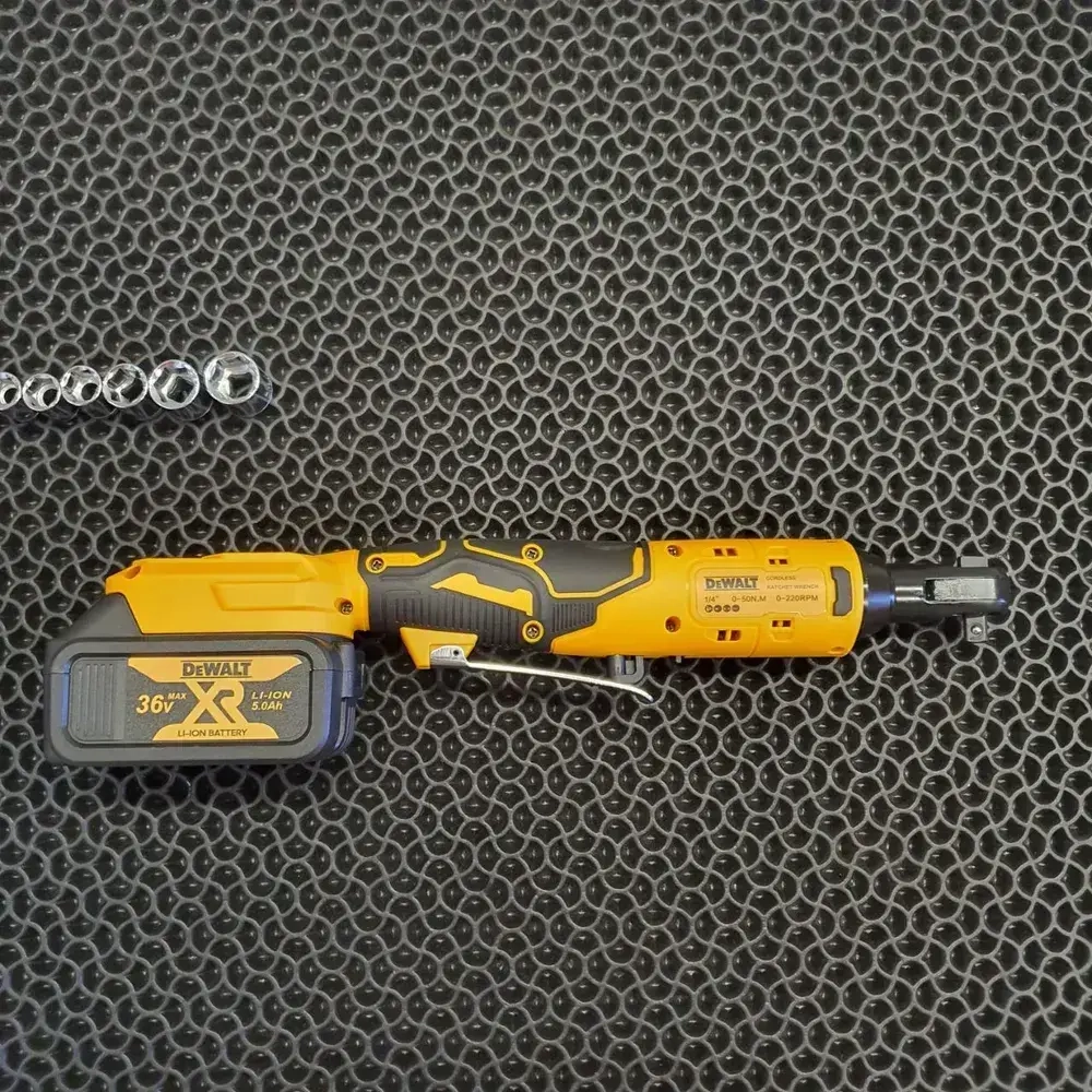 Аккумуляторный набор инструмента 9в1 Dewalt