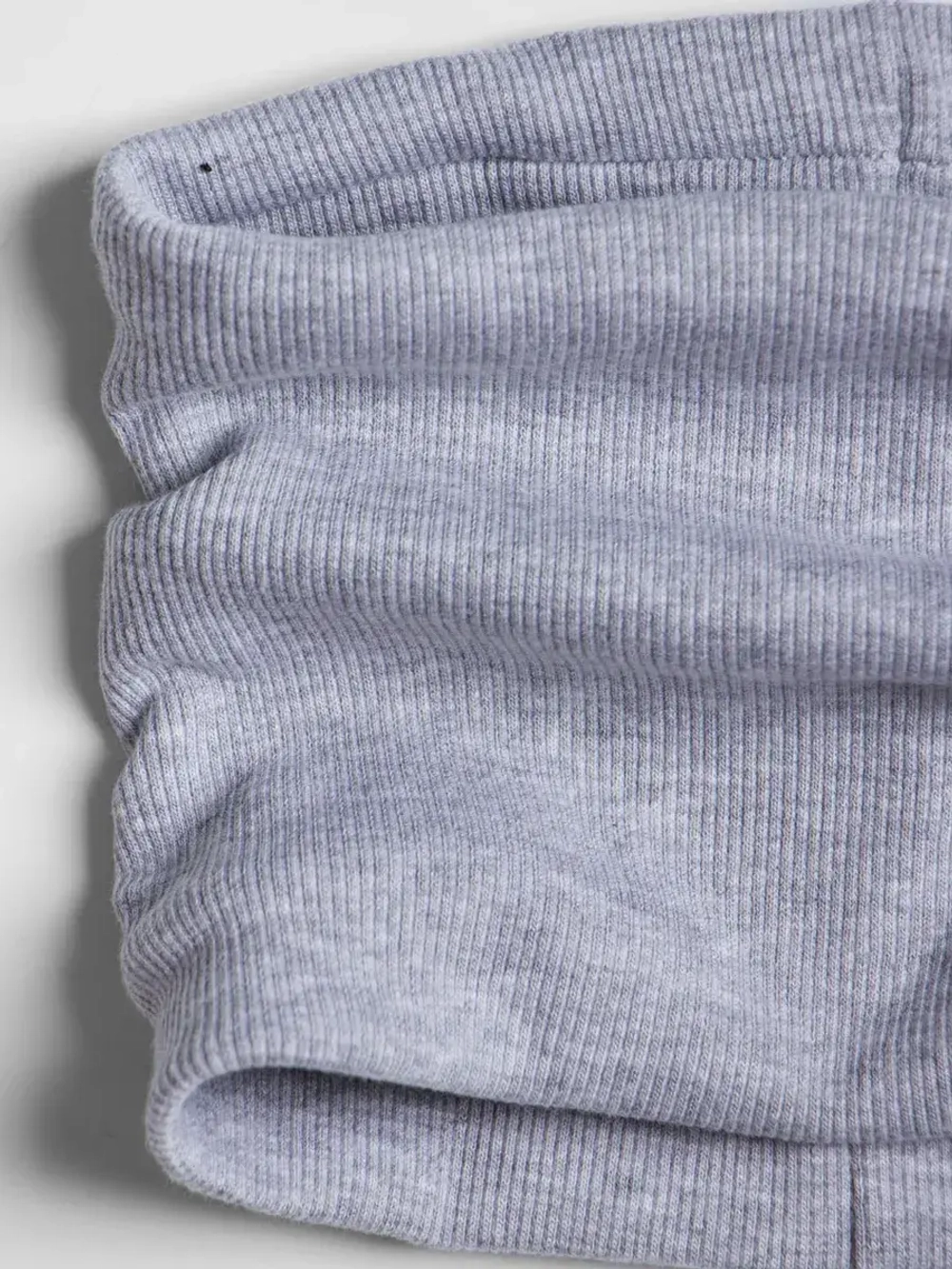 Шапка детская осенняя на завязках и снуд