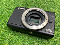 Canon EOS M100