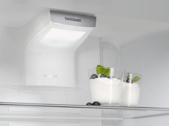 Встраиваемый холодильник Electrolux ENG 2854