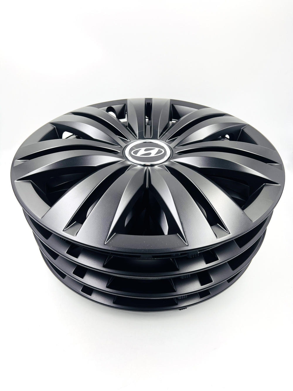 Колпаки на колеса гибкие черные с эмблемой R17 4 шт