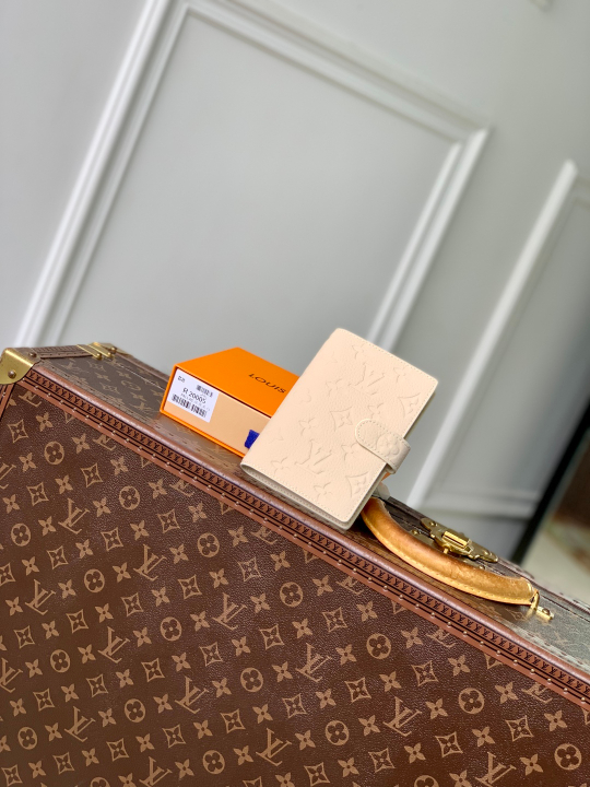 Louis Vuitton Small Ring Agenda