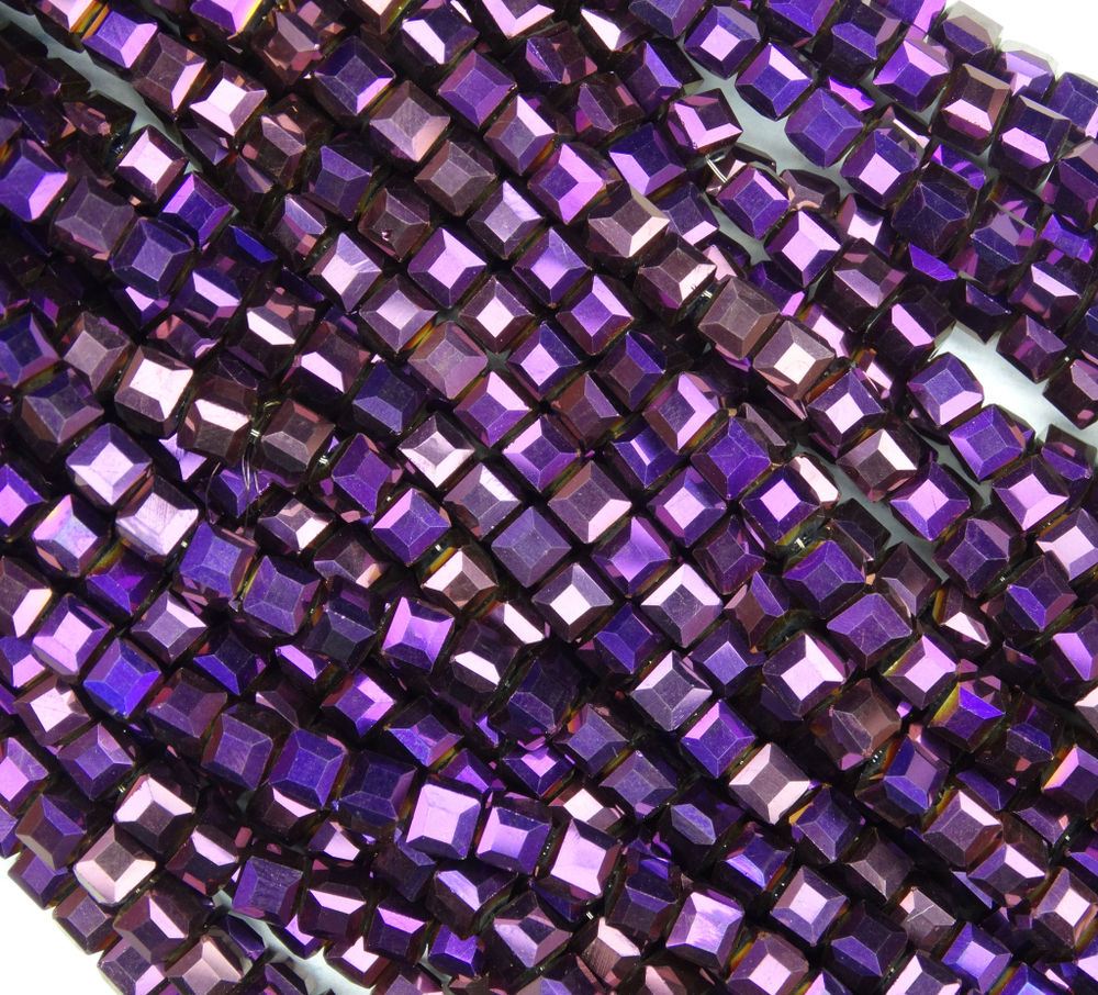 БВЛ005НН4 Хрустальные бусины квадратные, фиолетовый металлик, размер 4 мм, кол-во: 44-45 шт.