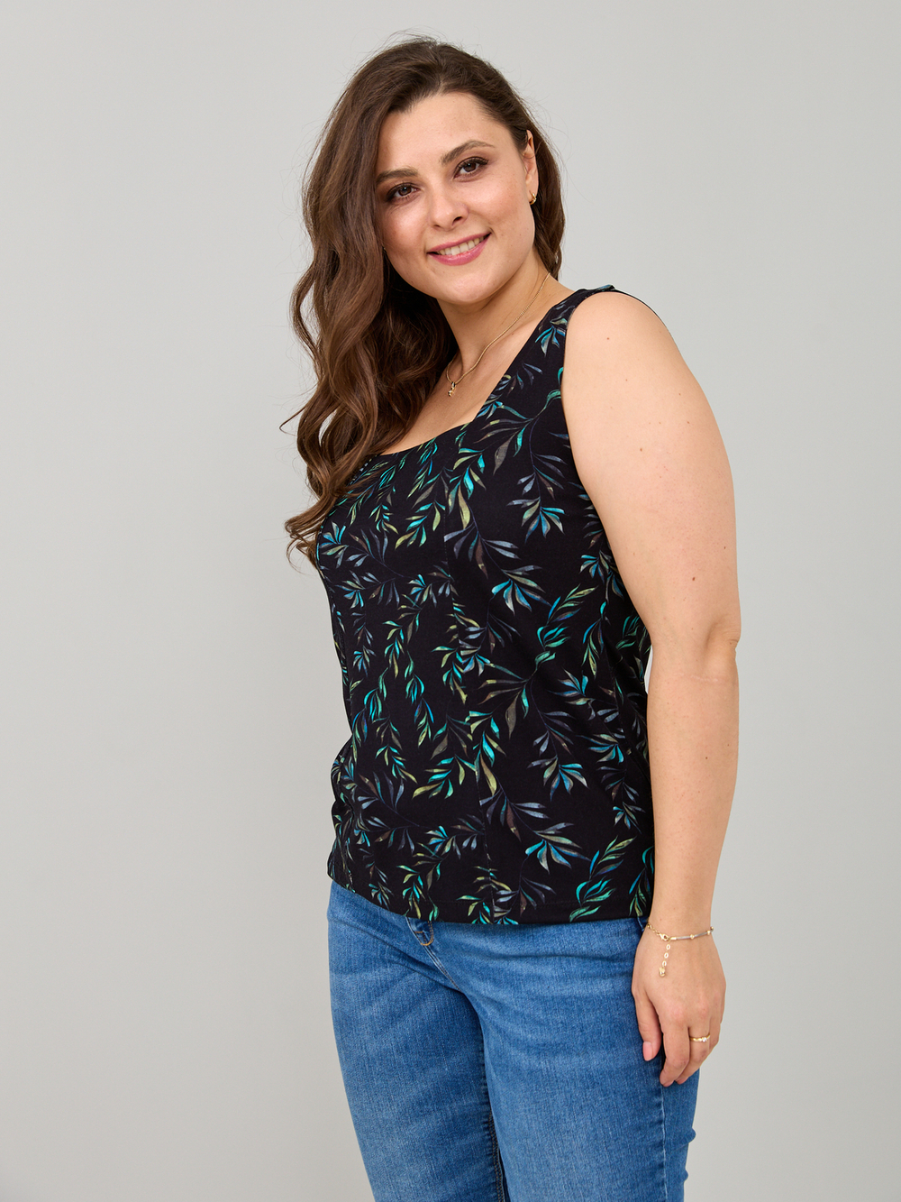 Майка М-040/черный-акварельветочки