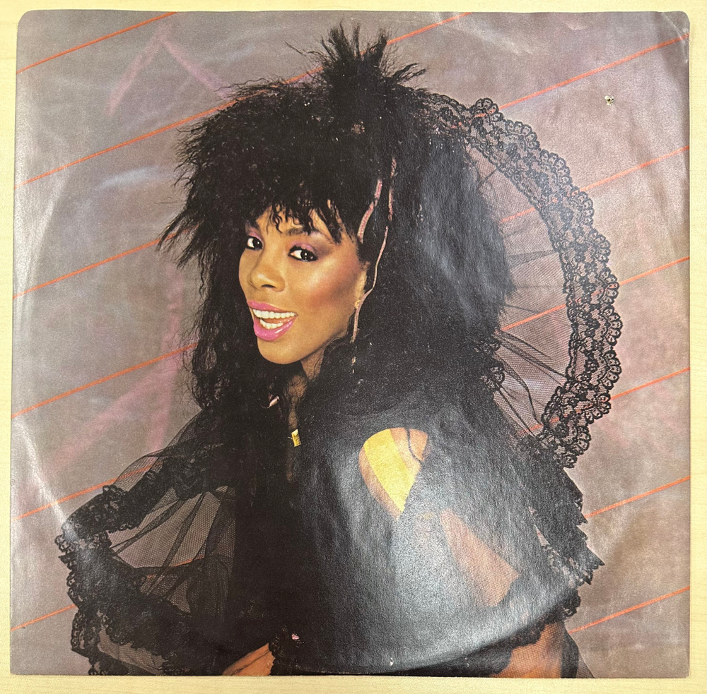 Donna Summer - She Works Hard For The Money (Канада 1983г.)