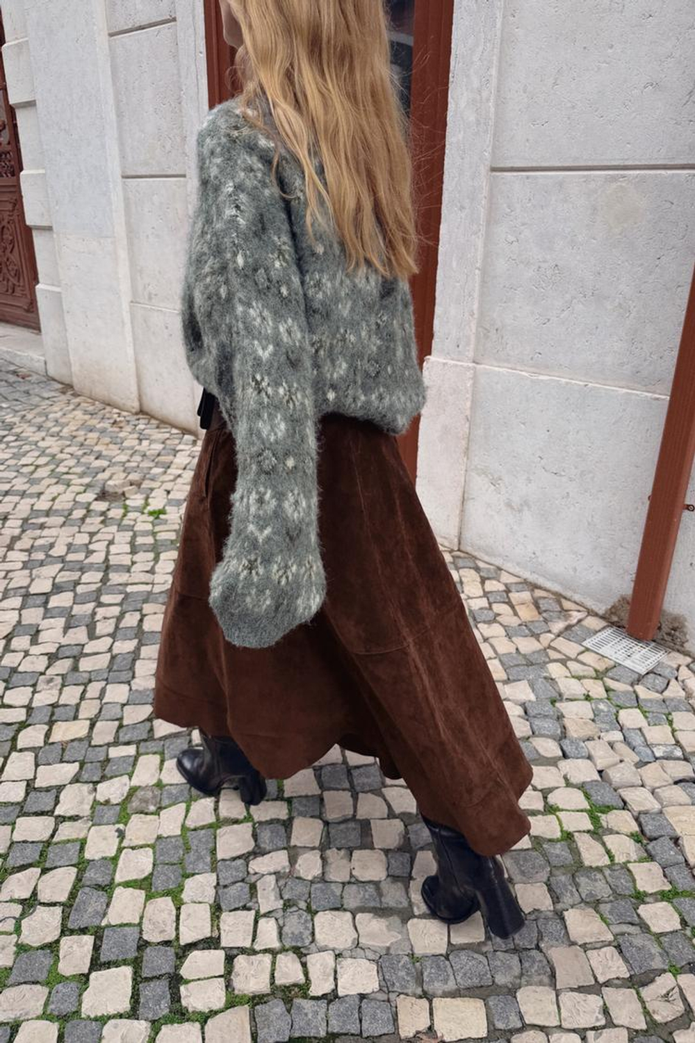 ZARA ЖАККАРДОВЫЙ СВИТЕР ИЗ ТРИКОТАЖА С ВОРСОМ, СЕРЫЙ