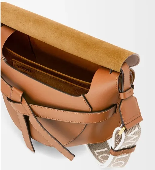 Кожаная женская сумка Loewe Gate коричневый