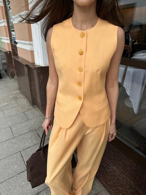 Жилет из тонкой шерсти удлиненный канарейка