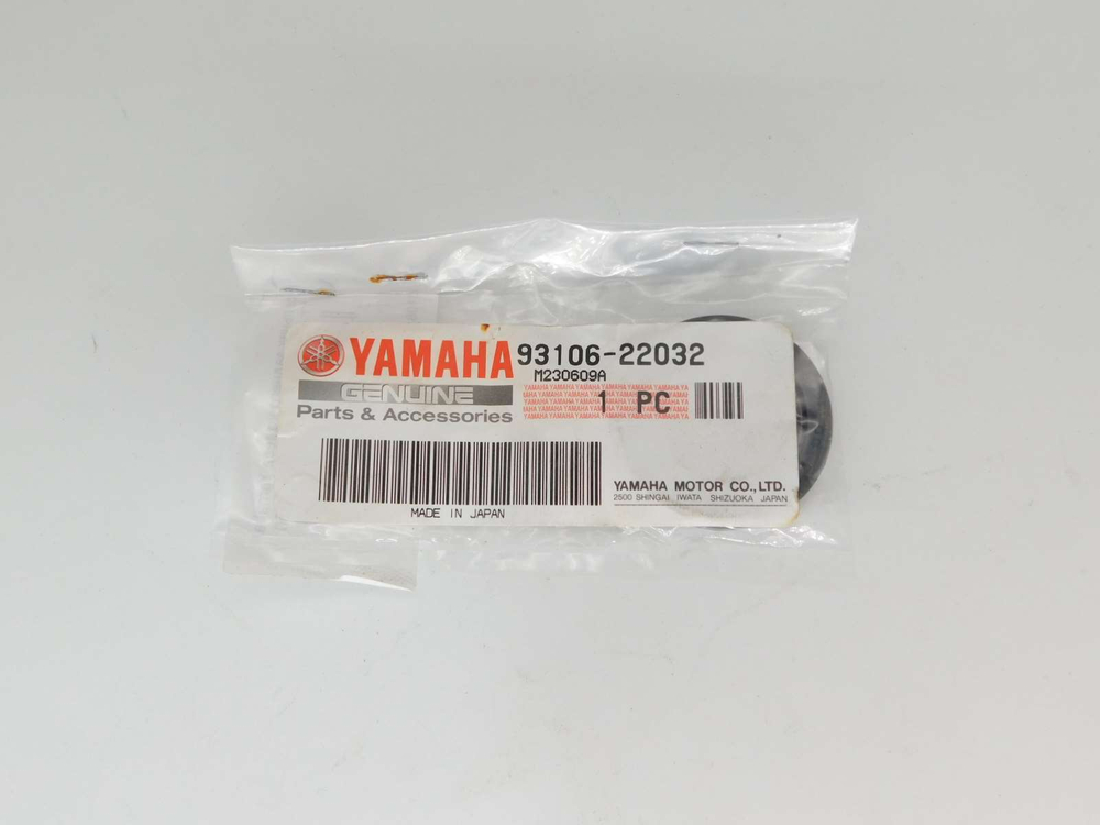 сальник заднего колеса Yamaha TT-R250 TT250R XT225 XT250 (SEROW) YZF-R125 93106-22032-00