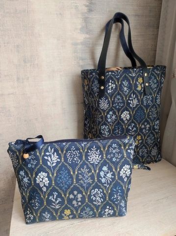 ЦВЕТОЧНЫЙ АРАБЕСК, синий 100% хлопок Handmade Fabrics