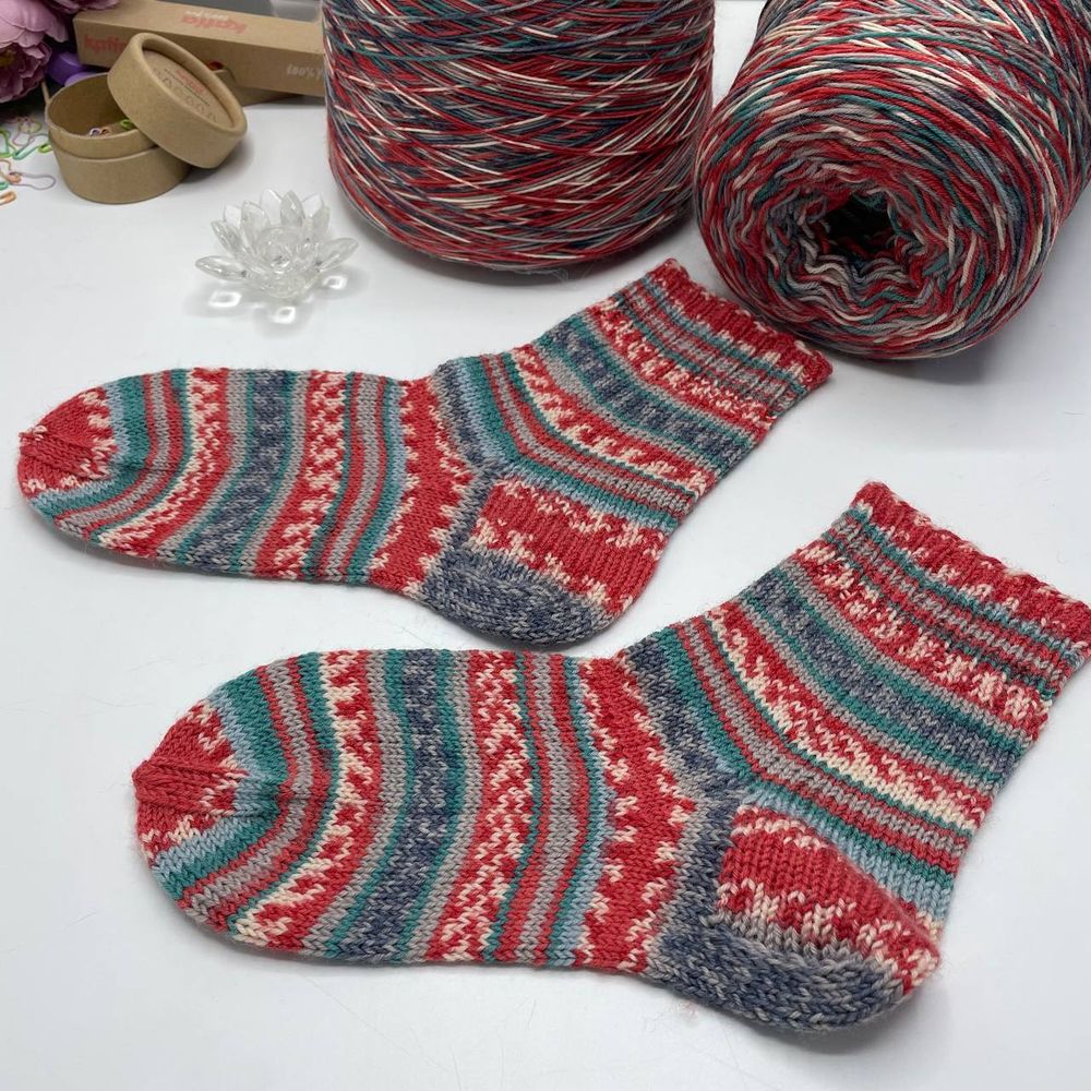Носочная пряжа D&G YARN 75% меринос супервош 25% полиамид