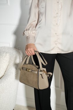 Блуза с рюшами в цвете шампань