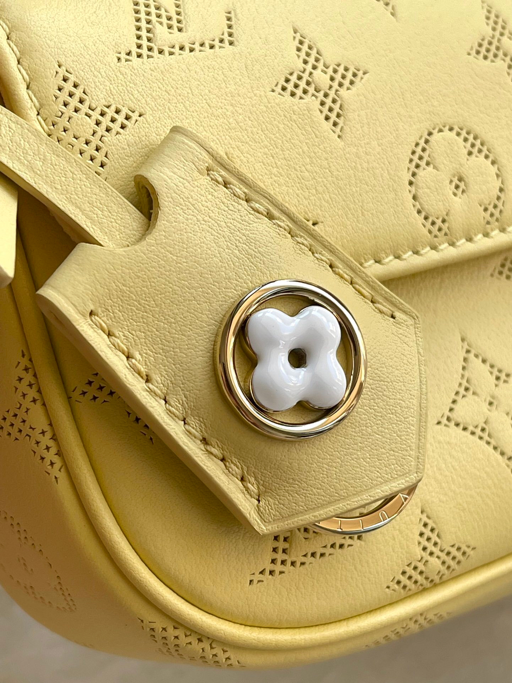 Louis Vuitton Ivy Wallet On Chain Bag