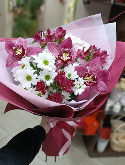 Букет "Соцветие красоты"