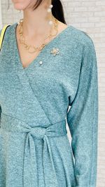 Женственное платье из приятного меланжевого трикотажа