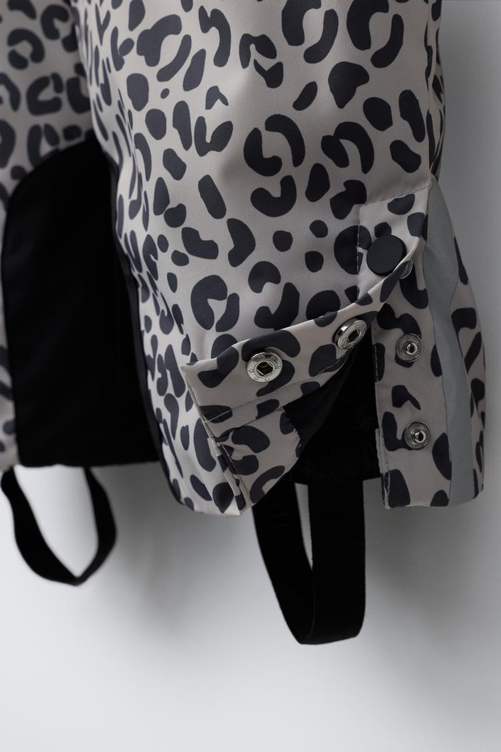 ZARA НЕПРОМОКАЕМЫЙ ВЕТРОЗАЩИТНЫЙ КОМБИНЕЗОН С АНИМАЛИСТИЧЕСКИМ ПРИНТОМ, СВЕТЛО-СЕРЫЙ