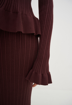 Костюм трикотажный с юбкой шоколадного цвета