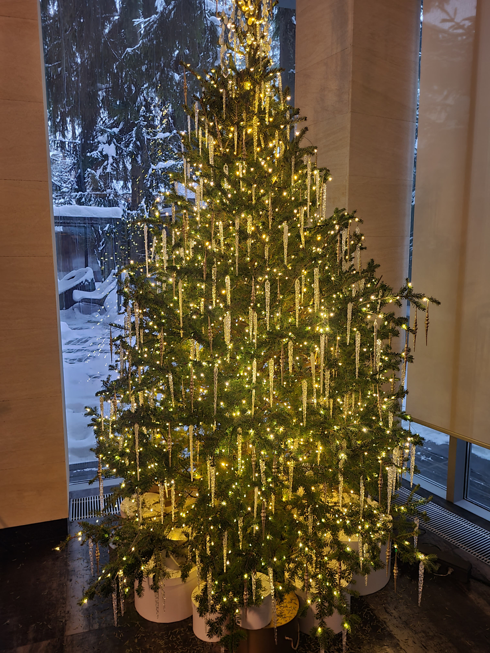 Дизайнерская ель «Хрустальный лёд»