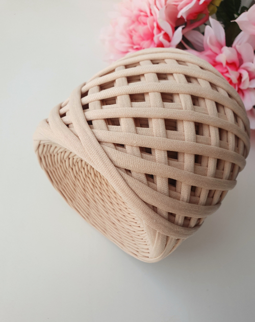 Бежевый трикотажная пряжа